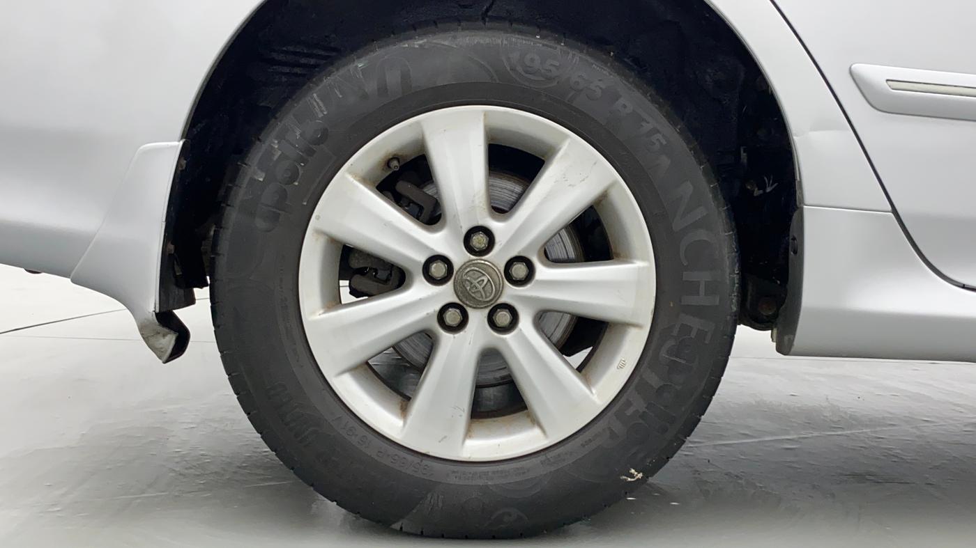 2010 Toyota Corolla Altis 1.8 G, Petrol, Manual, 52,747 km, Right Rear Wheel