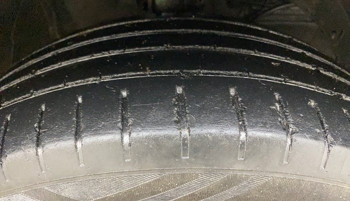 2020 Toyota Glanza V CVT, Petrol, Automatic, 82,676 km, Right Front Tyre Tread
