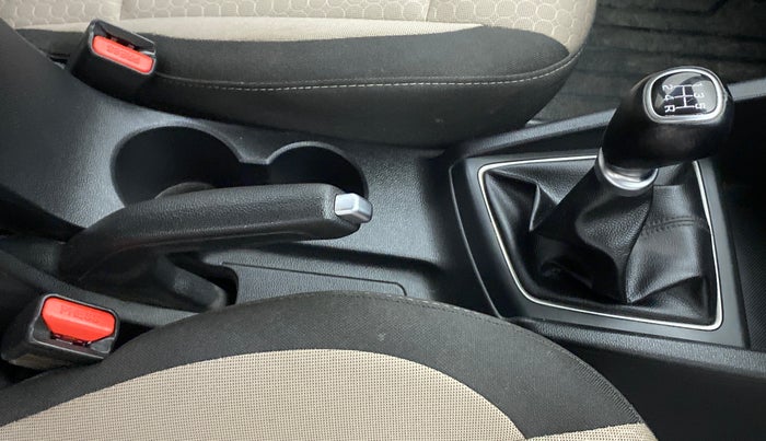 2016 Hyundai Elite i20 ASTA 1.2 (O), Petrol, Manual, 17,551 km, Gear Lever