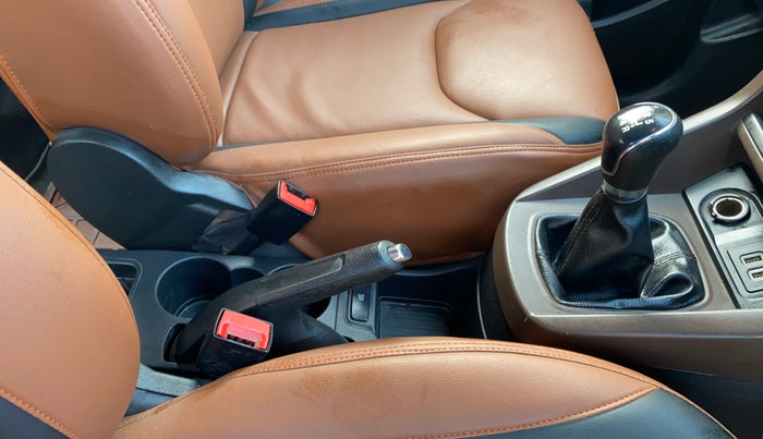 2019 Ford FREESTYLE TITANIUM PLUS 1.2 PETROL, Petrol, Manual, 27,488 km, Gear Lever