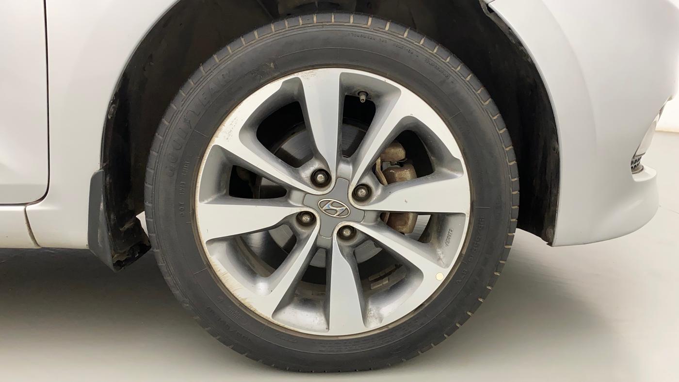 2016 Hyundai Elite i20 ASTA 1.2 (O), Petrol, Manual, 72,641 km, Right Front Wheel
