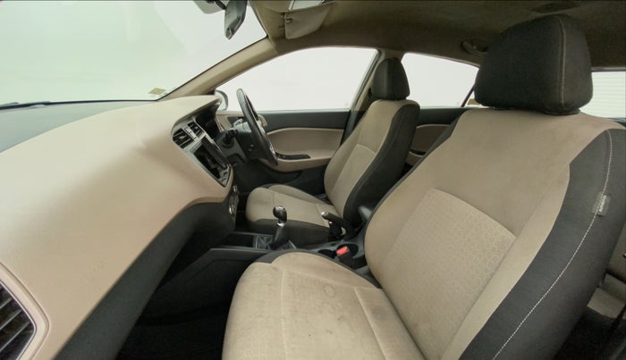 2016 Hyundai Elite i20 ASTA 1.2 (O), Petrol, Manual, 72,641 km, Right Side Front Door Cabin