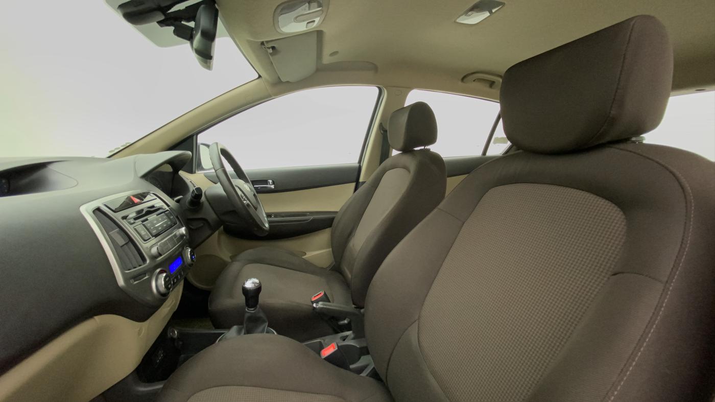 2013 Hyundai i20 SPORTZ 1.2 VTVT, Petrol, Manual, 40,768 km, Right Side Front Door Cabin