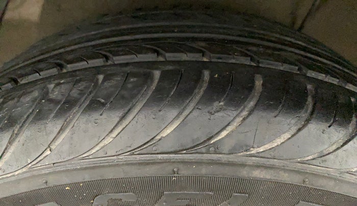 2013 Hyundai i20 SPORTZ 1.2 VTVT, Petrol, Manual, 40,768 km, Right Rear Tyre Tread