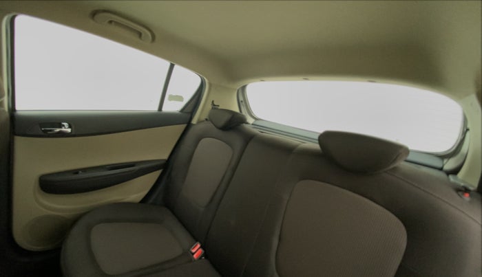 2013 Hyundai i20 SPORTZ 1.2 VTVT, Petrol, Manual, 40,768 km, Right Side Rear Door Cabin