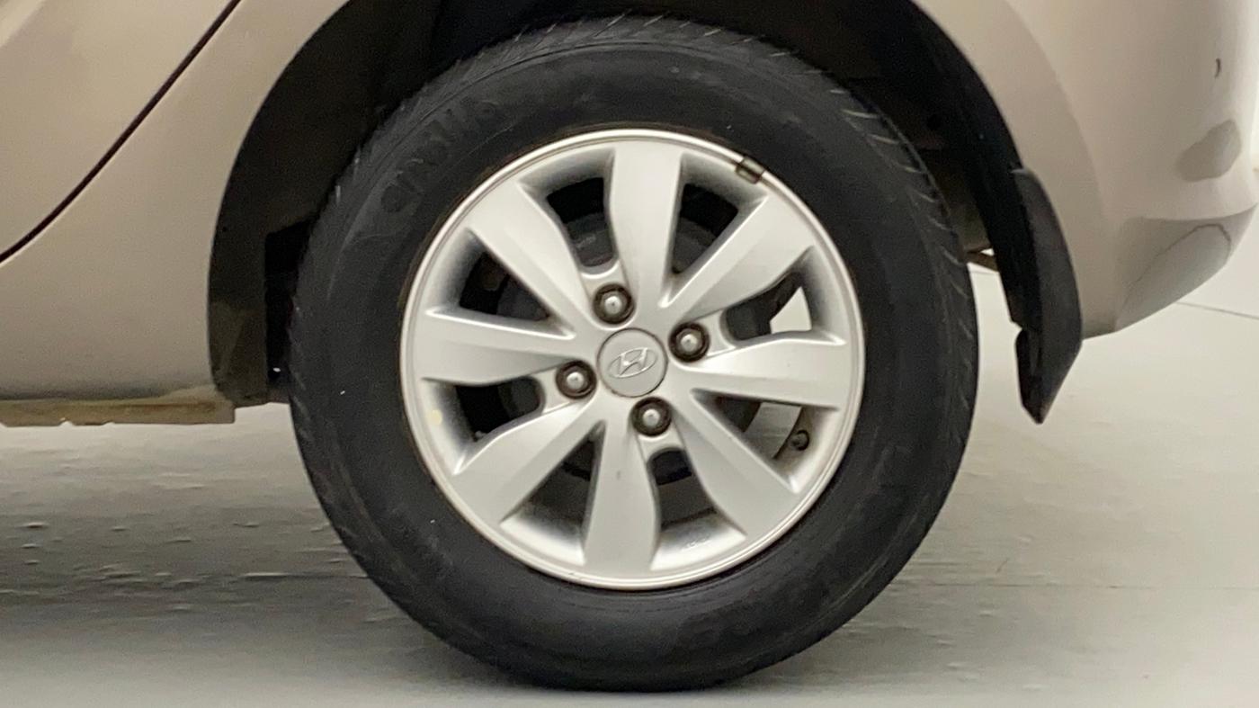 2013 Hyundai i20 SPORTZ 1.2 VTVT, Petrol, Manual, 40,768 km, Left Rear Wheel