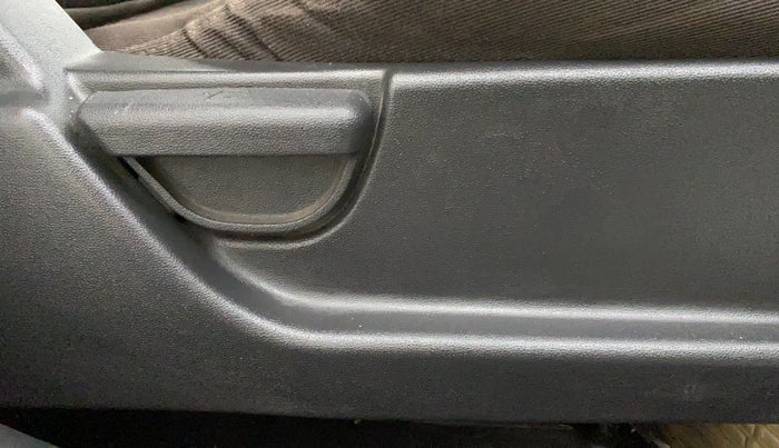 2013 Hyundai i20 SPORTZ 1.2 VTVT, Petrol, Manual, 40,768 km, Driver Side Adjustment Panel