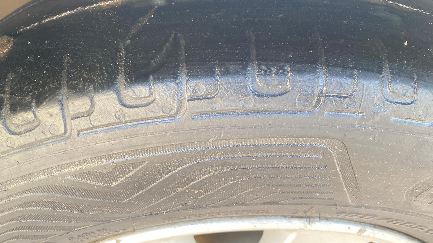 2016 Hyundai Xcent SX 1.2, Petrol, Manual, 1,18,304 km, Right Front Tyre Tread
