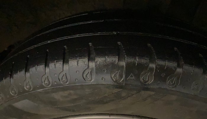 2022 Renault Kwid CLIMBER 1.0 AMT (O), Petrol, Automatic, 91,025 km, Left Rear Tyre Tread