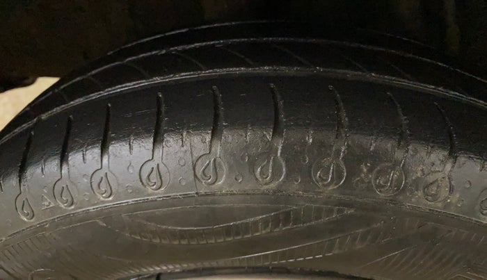 2022 Renault Kwid CLIMBER 1.0 AMT (O), Petrol, Automatic, 91,025 km, Right Rear Tyre Tread