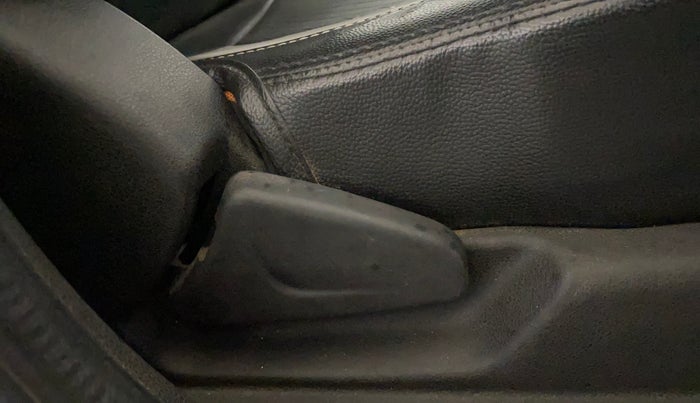 2022 Renault Kwid CLIMBER 1.0 AMT (O), Petrol, Automatic, 91,025 km, Driver Side Adjustment Panel