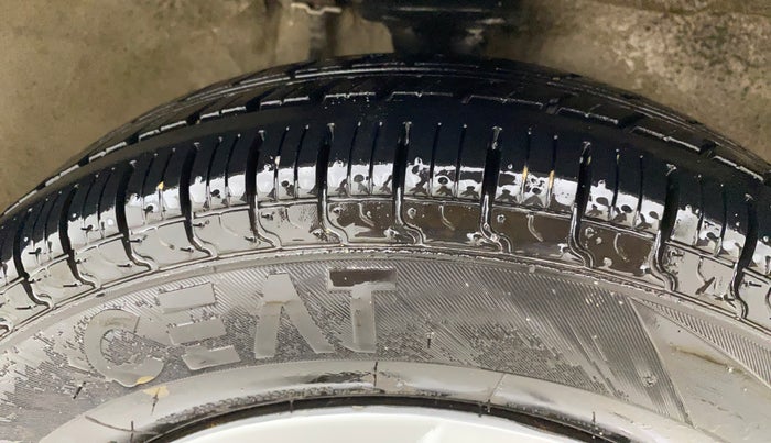 2017 Maruti Alto 800 LXI, Petrol, Manual, 98,021 km, Right Front Tyre Tread