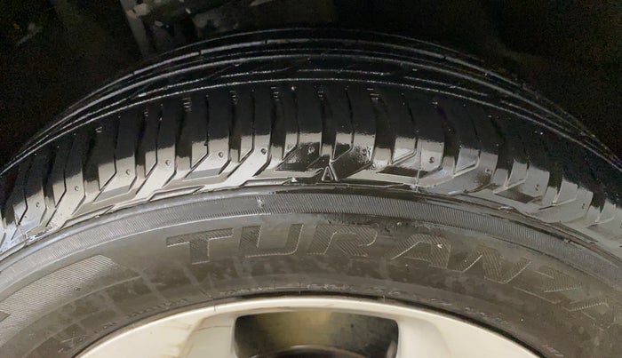 2020 Jeep Compass LONGITUDE PLUS 1.4 PETROL AT, Petrol, Automatic, 68,732 km, Right Front Tyre Tread