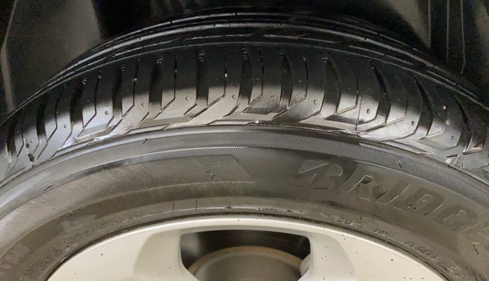 2020 Jeep Compass LONGITUDE PLUS 1.4 PETROL AT, Petrol, Automatic, 68,732 km, Right Rear Tyre Tread