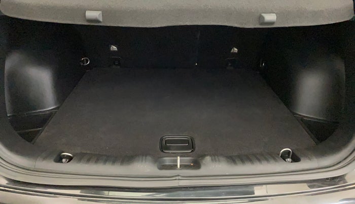 2020 Jeep Compass LONGITUDE PLUS 1.4 PETROL AT, Petrol, Automatic, 68,732 km, Boot Inside