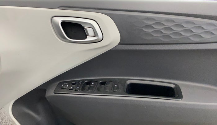 2022 Hyundai GRAND I10 NIOS SPORTZ 1.2 KAPPA VTVT, Petrol, Manual, 18,881 km, Driver Side Door Panels Control