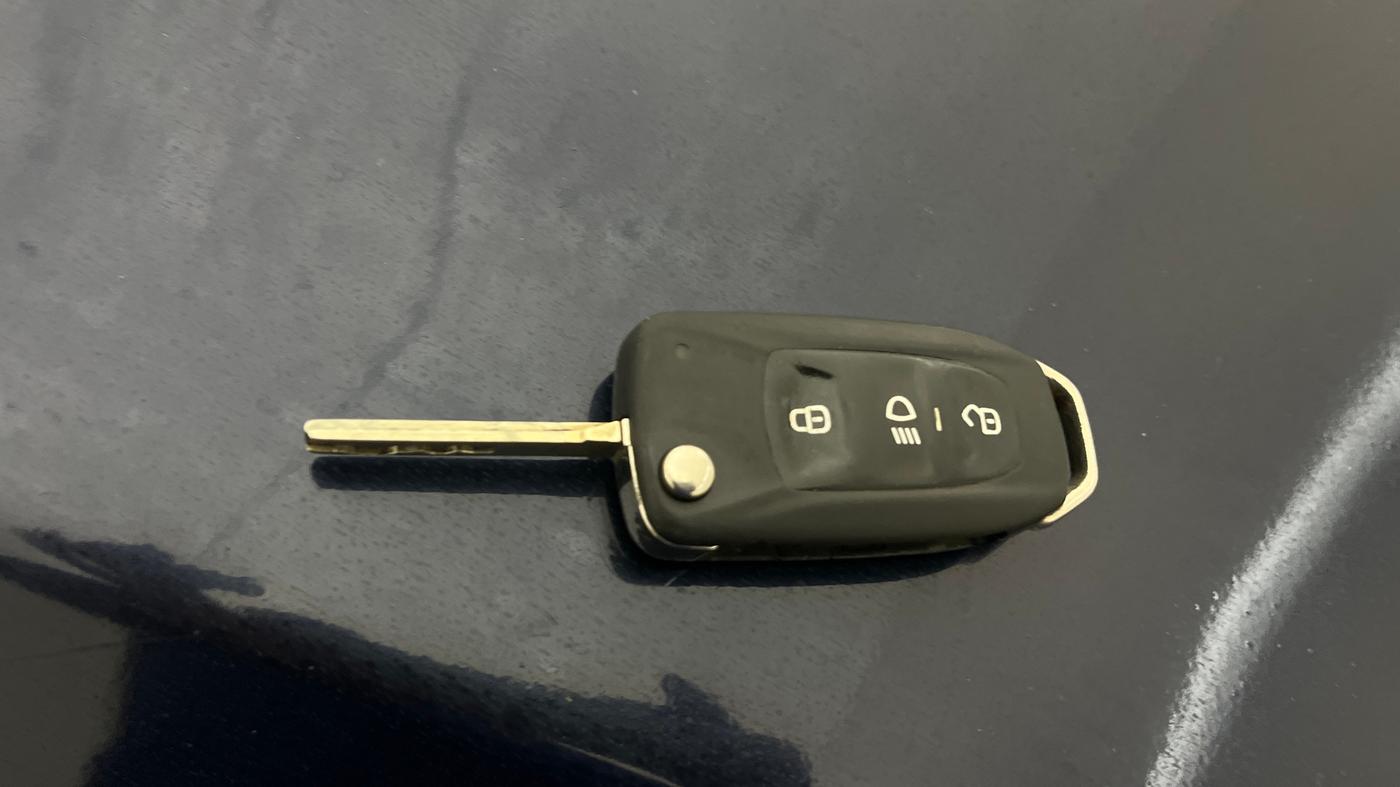 2022 Tata Tiago XT CNG, CNG, Manual, 1,13,357 km, Key Close Up