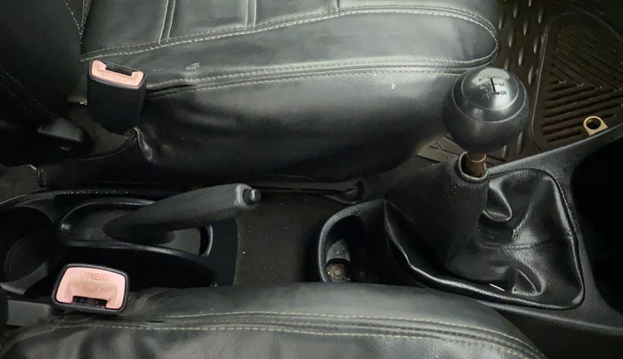 2011 Toyota Etios V, Petrol, Manual, 69,350 km, Gear Lever