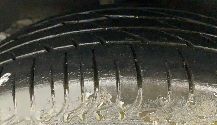 2011 Toyota Etios V, Petrol, Manual, 69,350 km, Right Rear Tyre Tread