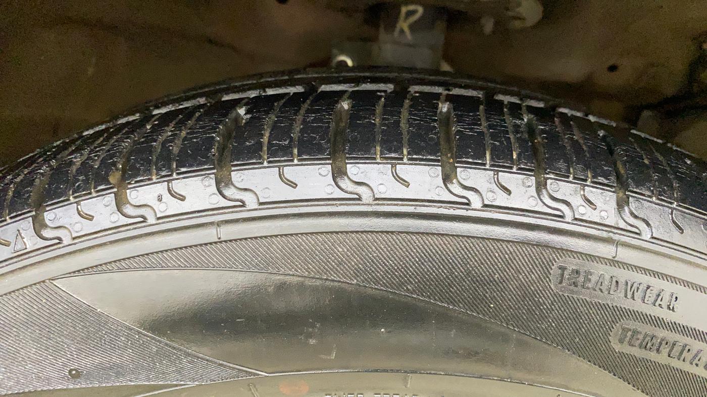 2014 Maruti Ciaz ZDI, Diesel, Manual, 71,581 km, Right Front Tyre Tread