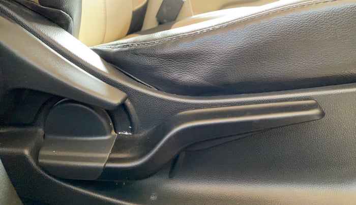 2019 Honda Amaze 1.2 V MT I-VTEC, Petrol, Manual, 74,996 km, Driver Side Adjustment Panel