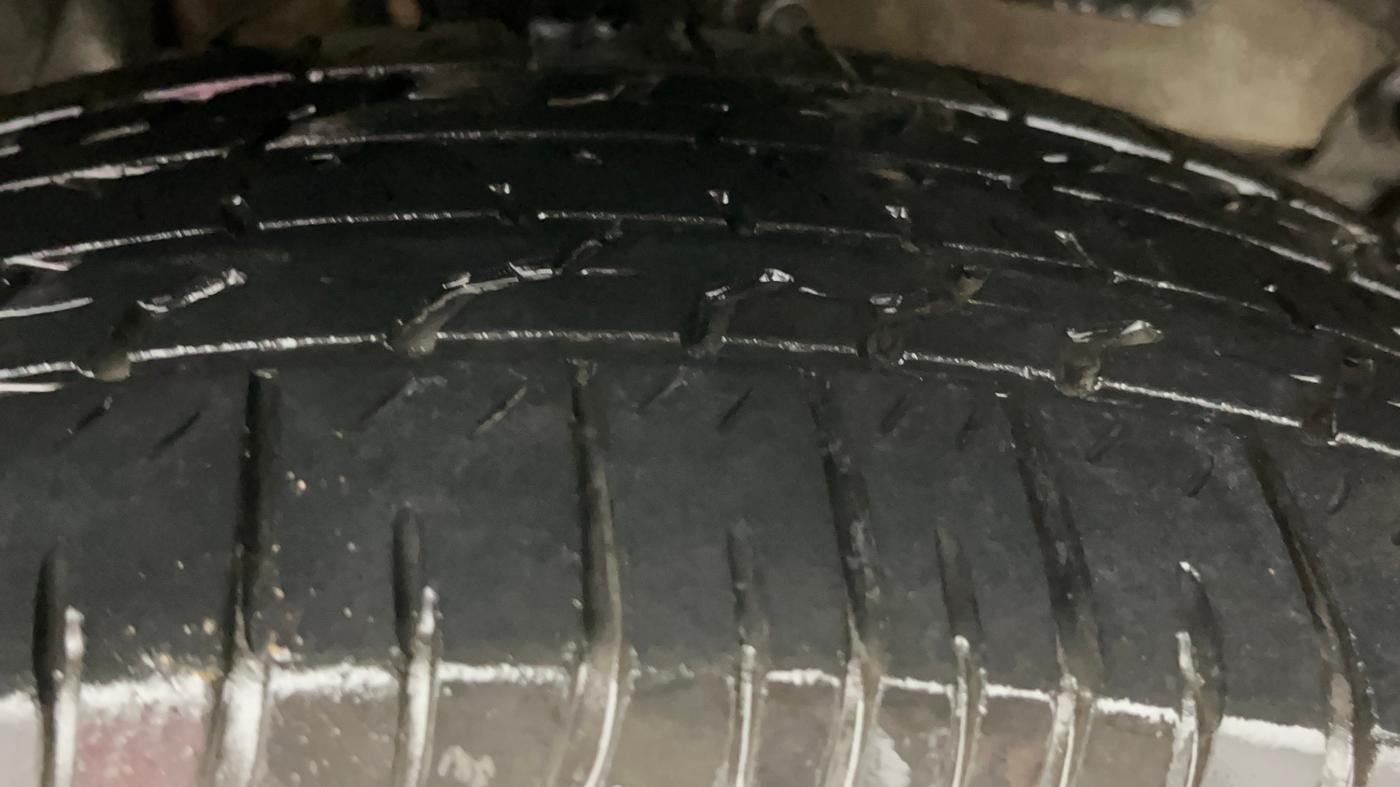 2015 Renault Duster RXL PETROL, Petrol, Manual, 51,800 km, Right Front Tyre Tread