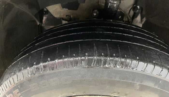 2015 Renault Duster RXL PETROL, Petrol, Manual, 51,751 km, Left Front Tyre Tread