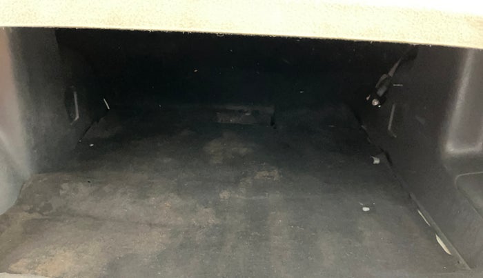 2015 Renault Duster RXL PETROL, Petrol, Manual, 51,751 km, Boot Inside