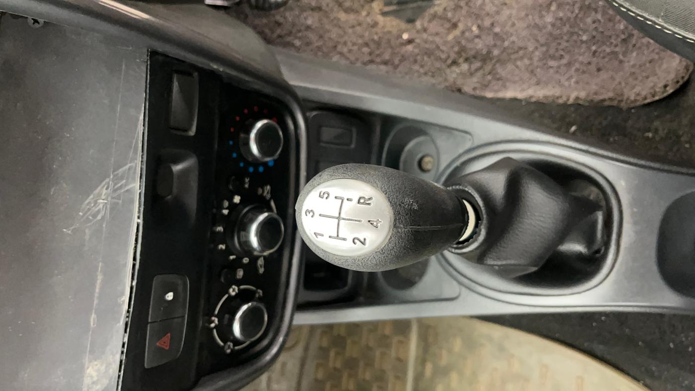2015 Renault Duster RXL PETROL, Petrol, Manual, 51,800 km, Gear Lever