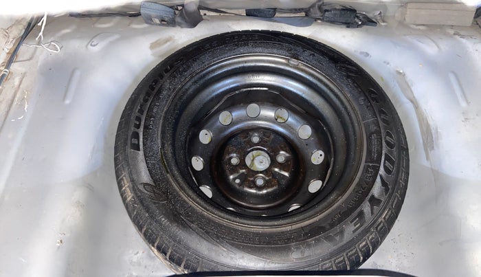 2017 Hyundai Eon ERA + SE, Petrol, Manual, 1,32,347 km, Spare Tyre