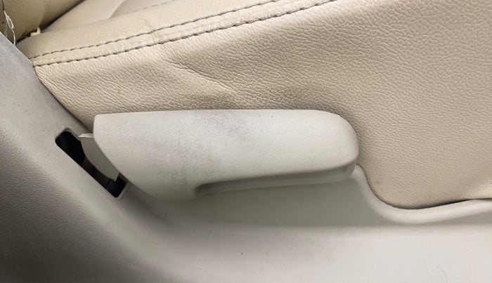 2017 Maruti Ciaz SIGMA 1.4 MT PETROL, Petrol, Manual, 90,850 km, Driver Side Adjustment Panel