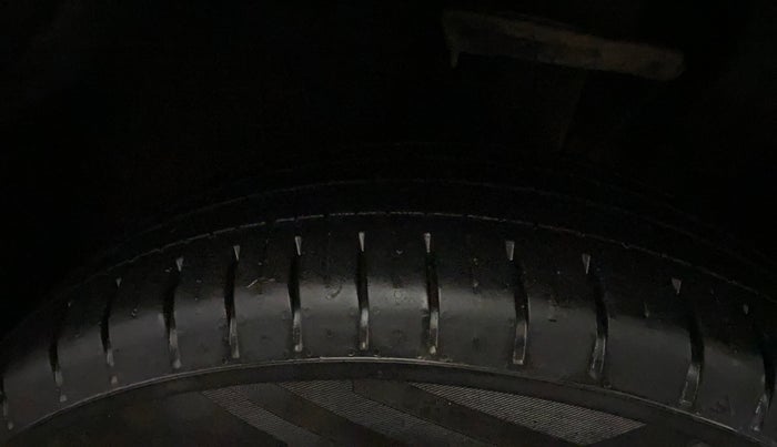 2023 Tata PUNCH CREATIVE  AMT, Petrol, Automatic, 31,030 km, Left Front Tyre Tread