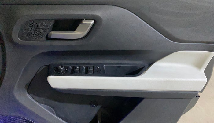 2023 Tata PUNCH CREATIVE  AMT, Petrol, Automatic, 31,030 km, Driver Side Door Panels Control