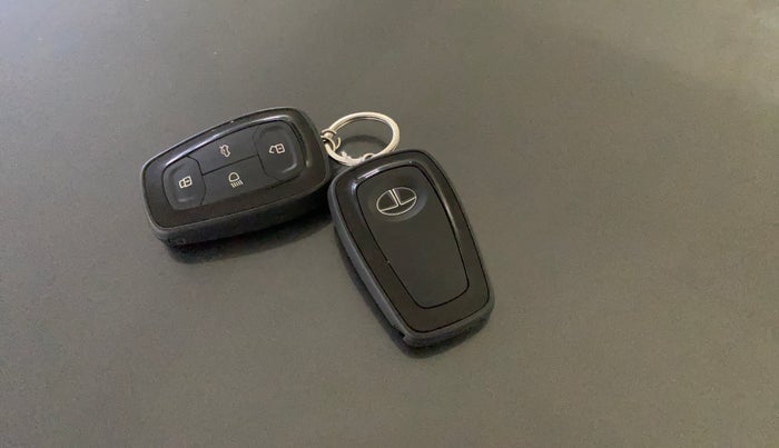 2023 Tata PUNCH CREATIVE  AMT, Petrol, Automatic, 31,030 km, Key Close Up