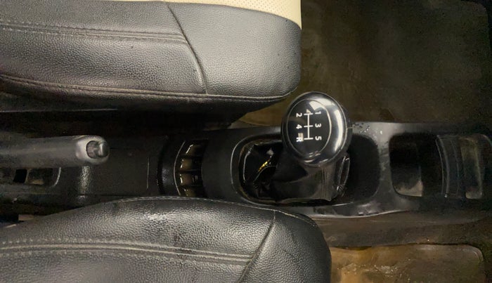 2018 Maruti Wagon R 1.0 LXI, Petrol, Manual, 60,058 km, Gear Lever