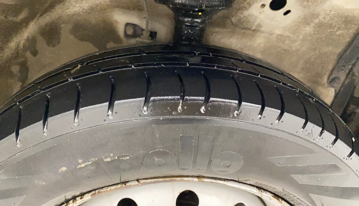 2018 Maruti Wagon R 1.0 LXI, Petrol, Manual, 60,058 km, Right Front Tyre Tread