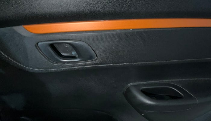 2017 Renault Kwid CLIMBER 1.0 AMT, Petrol, Automatic, 41,612 km, Driver Side Door Panels Control