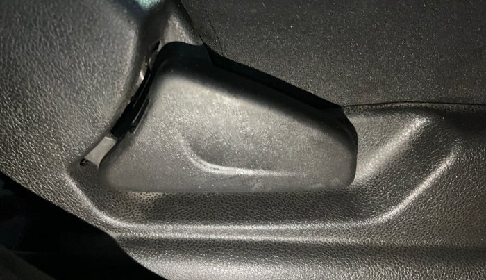 2017 Renault Kwid CLIMBER 1.0 AMT, Petrol, Automatic, 41,612 km, Driver Side Adjustment Panel