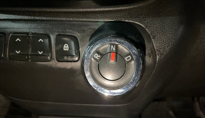 2017 Renault Kwid CLIMBER 1.0 AMT, Petrol, Automatic, 41,612 km, Gear Lever