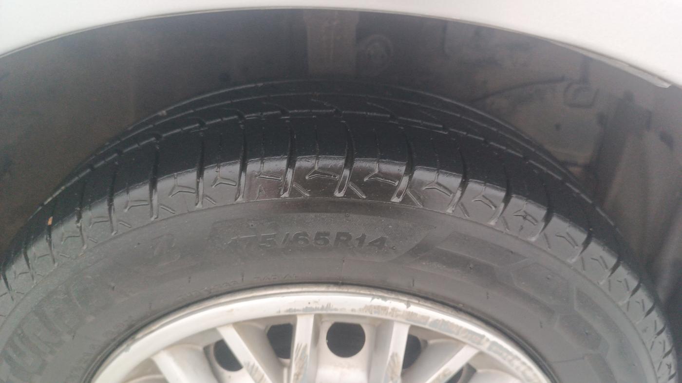 2014 Honda Amaze 1.2L I-VTEC E, Petrol, Manual, 91,853 km, Right Front Tyre Tread