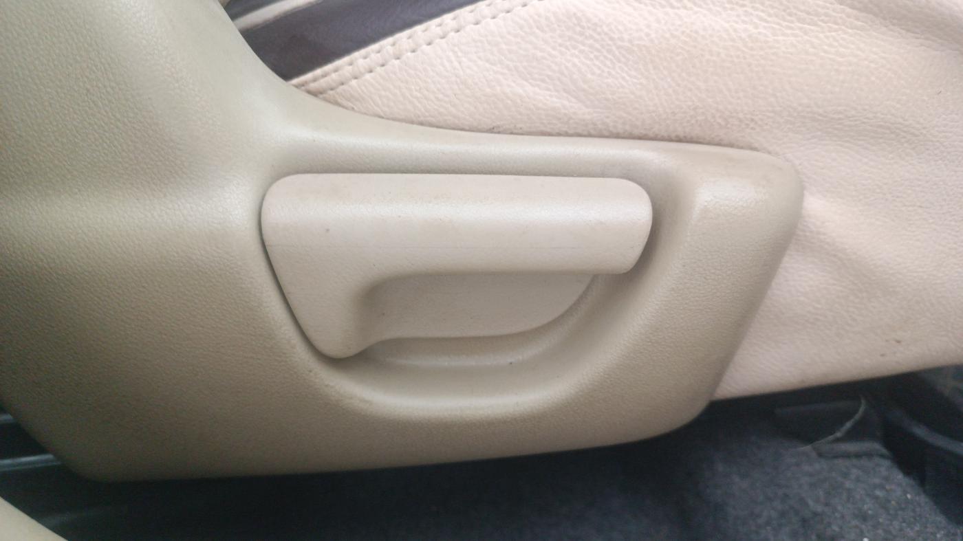2014 Honda Amaze 1.2L I-VTEC E, Petrol, Manual, 91,853 km, Driver Side Adjustment Panel