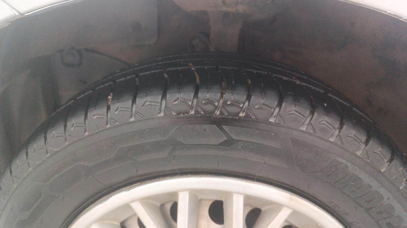 2014 Honda Amaze 1.2L I-VTEC E, Petrol, Manual, 91,853 km, Left Front Tyre Tread