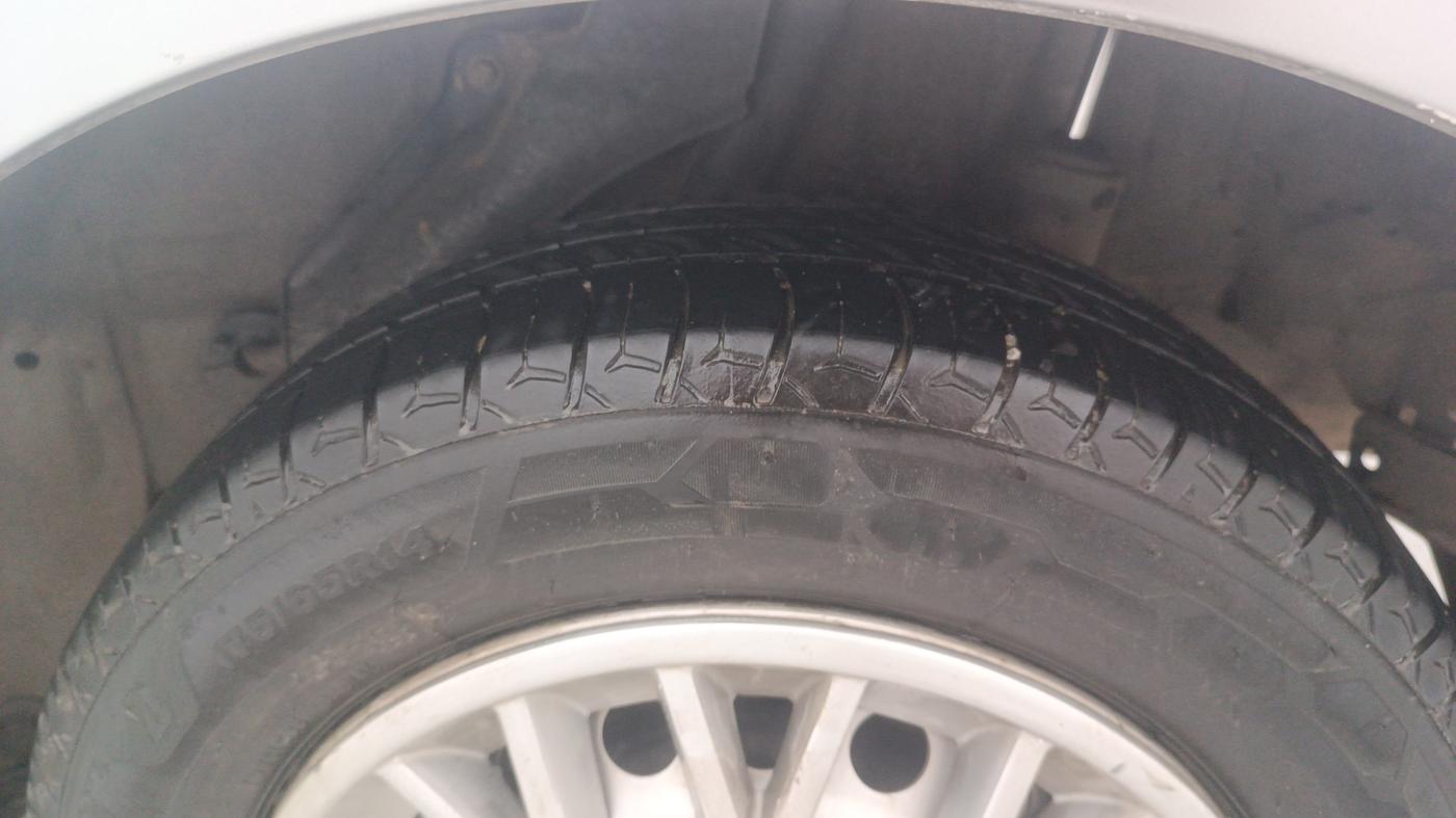 2014 Honda Amaze 1.2L I-VTEC E, Petrol, Manual, 91,853 km, Left Rear Tyre Tread