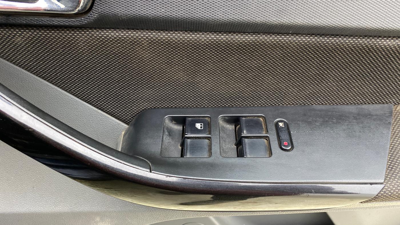 2018 Tata TIGOR XZ PLUS PETROL, Petrol, Manual, 70,845 km, Driver Side Door Panels Control