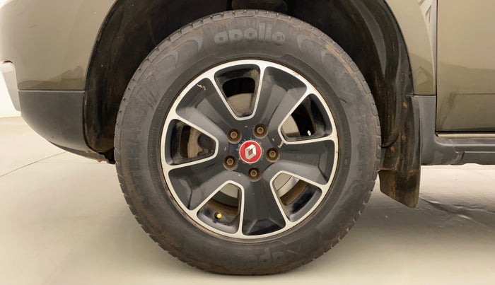 2017 Renault Duster 85 PS RXS MT DIESEL, Diesel, Manual, 1,06,068 km, Left Front Wheel