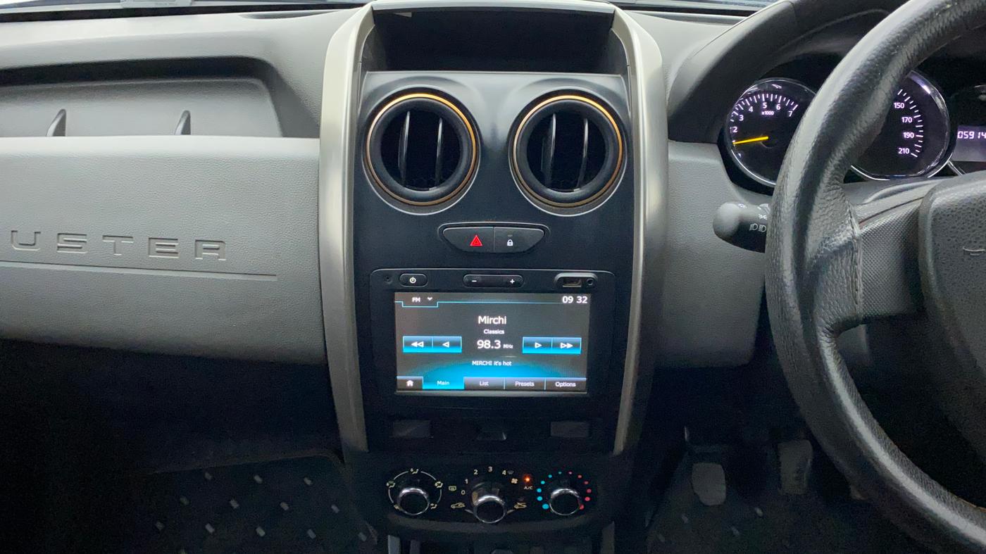 2017 Renault Duster 85 PS RXS MT DIESEL, Diesel, Manual, 1,06,068 km, Air Conditioner