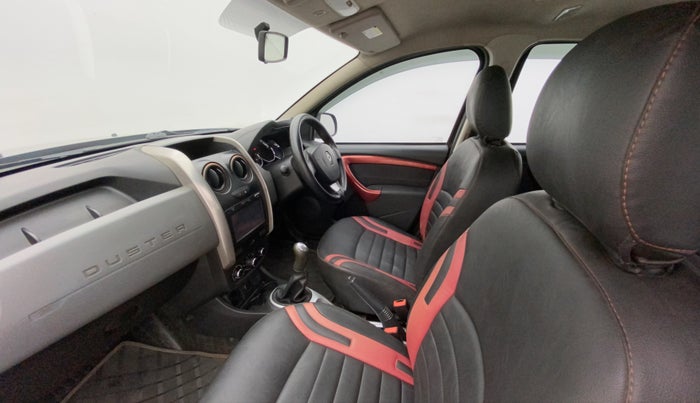 2017 Renault Duster 85 PS RXS MT DIESEL, Diesel, Manual, 1,06,068 km, Right Side Front Door Cabin