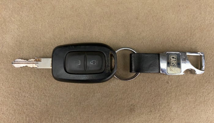 2017 Renault Duster 85 PS RXS MT DIESEL, Diesel, Manual, 1,06,068 km, Key Close Up