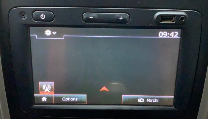 2017 Renault Duster 85 PS RXS MT DIESEL, Diesel, Manual, 1,06,068 km, Infotainment system - GPS Card not working/missing