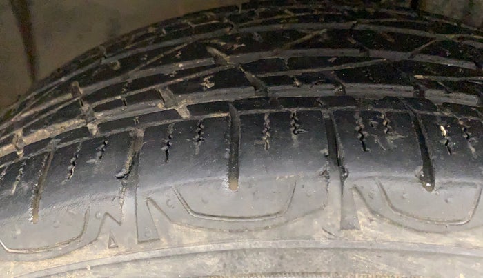 2018 Jeep Compass LIMITED 1.4 PETROL AT, Petrol, Automatic, 29,393 km, Left Front Tyre Tread